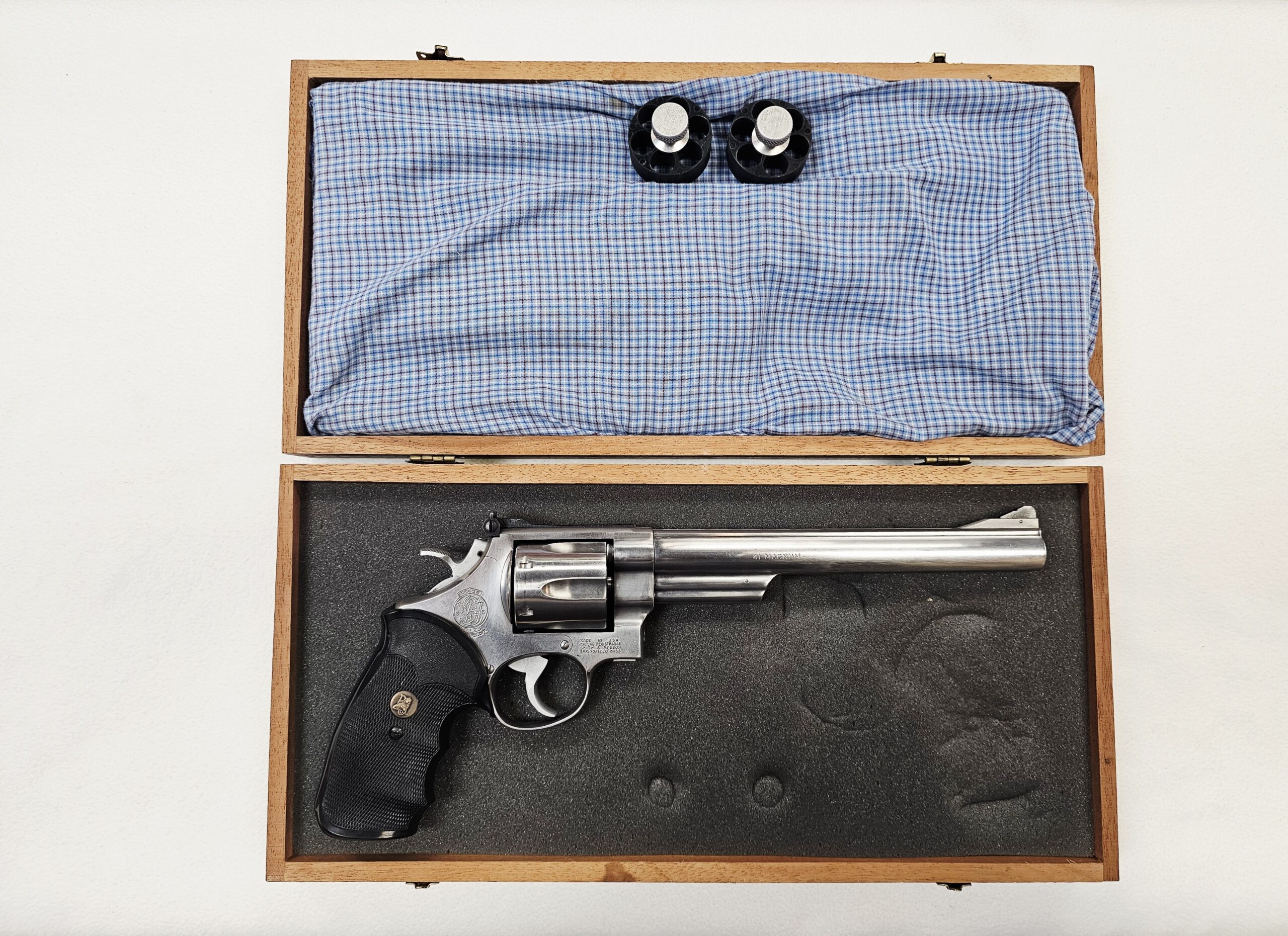 Smith & Wesson S&W Model 657 Stainless Revolver .41 Mag (690J)